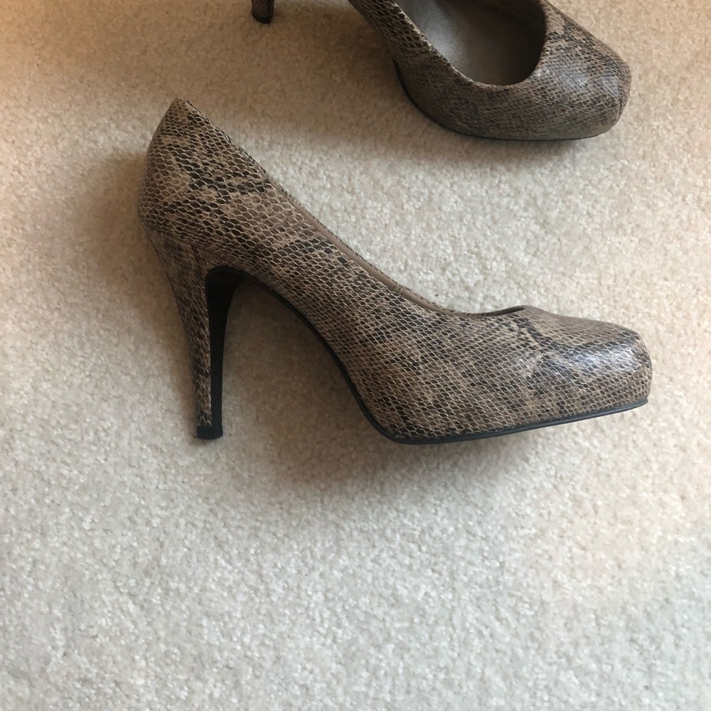 Gorgeous heels!